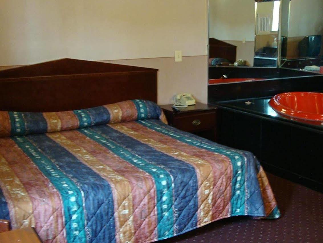 Riviera Motor Inn Brooklyn Nova Iorque Exterior foto