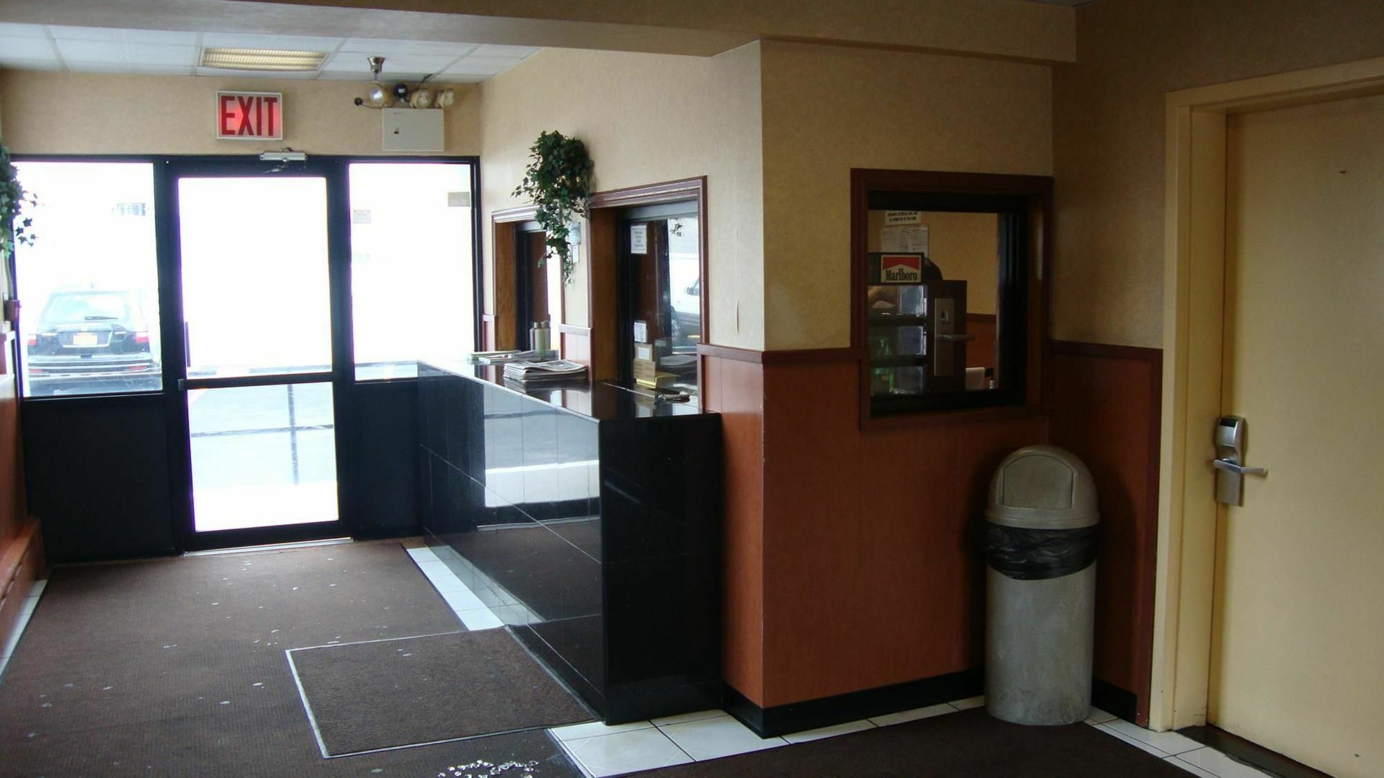 Riviera Motor Inn Brooklyn Nova Iorque Exterior foto